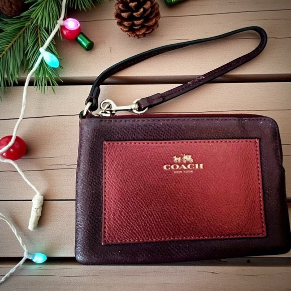 Coach Rich Brown & Burgundy Pebbled Leather Wristlet with Front ID Pocket - Picture 4 of 8